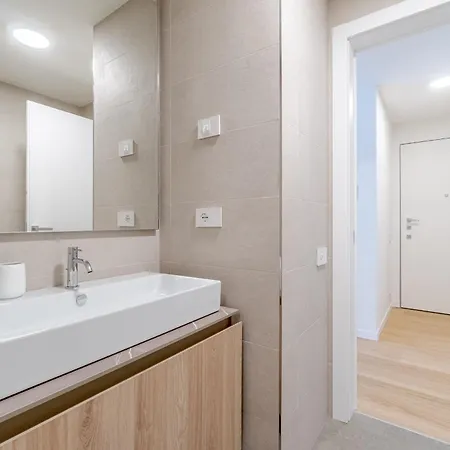 Apartment Waterfront Modern Genoa